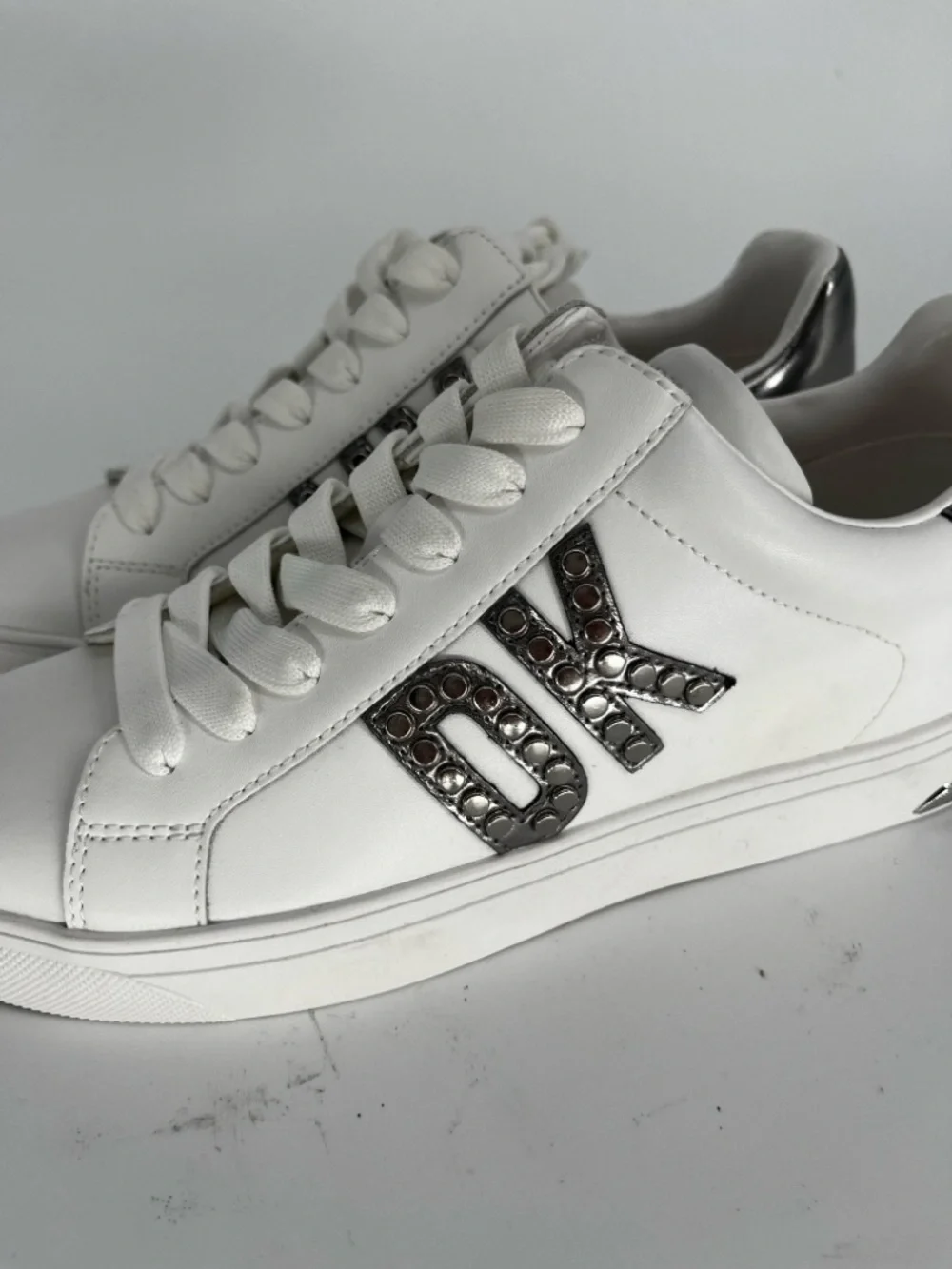 DKNY Abeni Sneakers Logo Detail Lace Up White Silver - Size 8